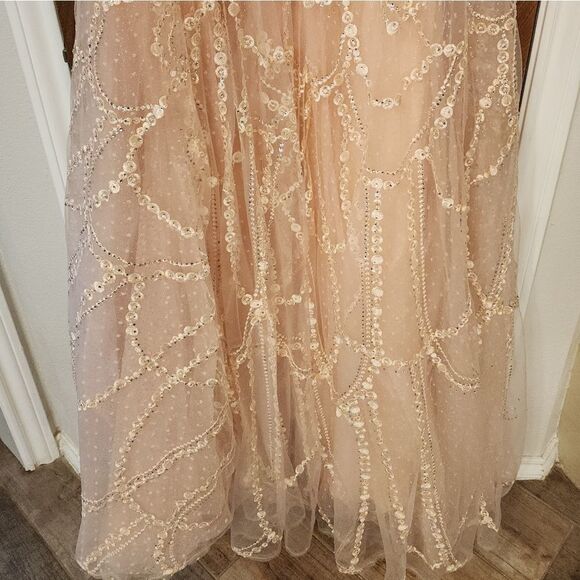 Mac DUGAL Elegant One-Shoulder Lace Dress with Feather Detail SIze 4 $798 - Picture 12 of 14